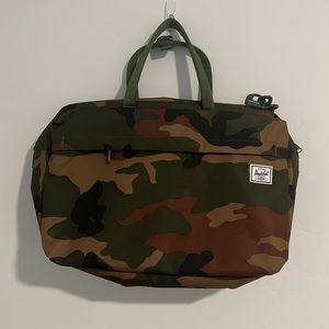 Hershel Camo Messenger Laptop Bag